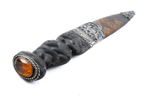 A SCOTTISH SKEAN DHU