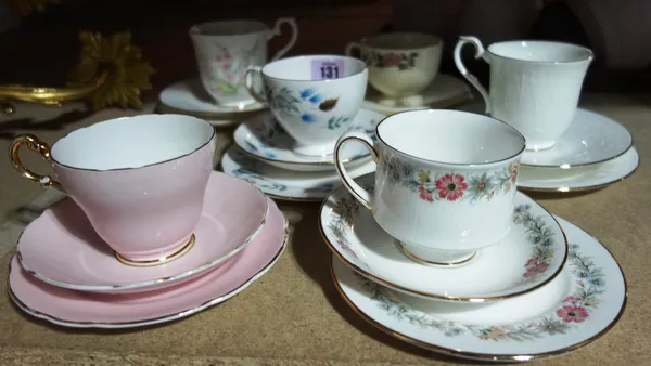 A quantity of assorted tea cups and saucers. (qty)