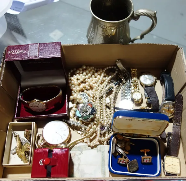 A quantity of assorted costume jewellery and a silver plated tankard. (qty)