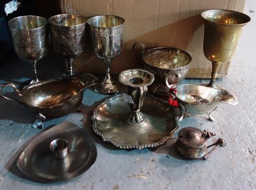 A quantity of silver-plated wares including a fruit bowl, part tea sets, cased flatware and sundry. (qty)