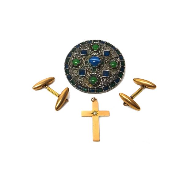 A 9ct gold pendant cross, a pair of gold cufflinks, with torpedo shaped backs and fronts, detailed 9 CT, cased and a costume brooch, gross combined we