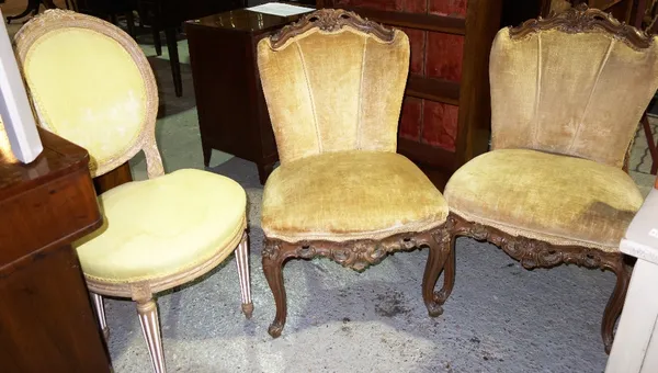Three French design side chairs. (3)