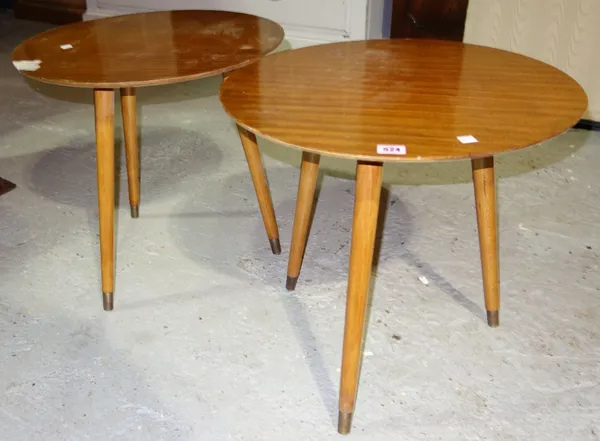 A pair of 20th century circular occasional tables. (2)