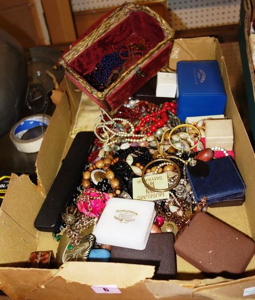 A box of costume jewellery.