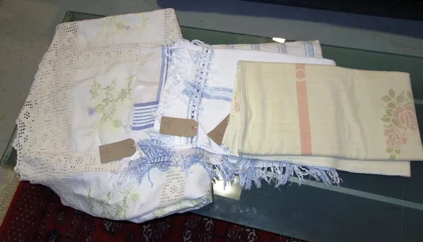 Four cotton tablecloths/throws. (4)