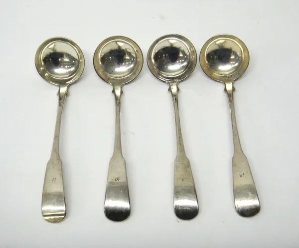 Four George IV Scottish silver fiddle pattern toddy ladles, numbered 9, 10, 11 and 12, Glasgow 1823 and 1824, combined weight 145 gms, (4).