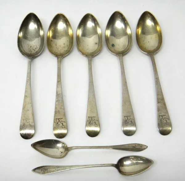 Five matching European dessert spoons, each crest engraved and two European teaspoons, initial engraved, combined weight 289 gms, (7).