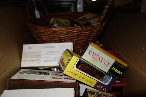 A quantity of Matchbox models of Yesteryear and Corgi Classic die-cast vehicles, some boxed.