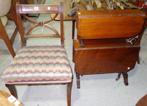 An Edwardian mahogany Sutherland table and a pair of Regency dining chairs. (3)  68, 77