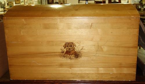 A pine dome top trunk, 100cm.