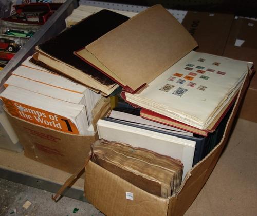 A quantity of stamps in albums and books of stamps of the world.  S3B