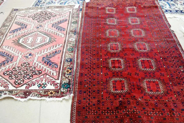 A Mahal rug, 150cm x 104cm, and a Turkman rug, 200cm x 115cm.  C5