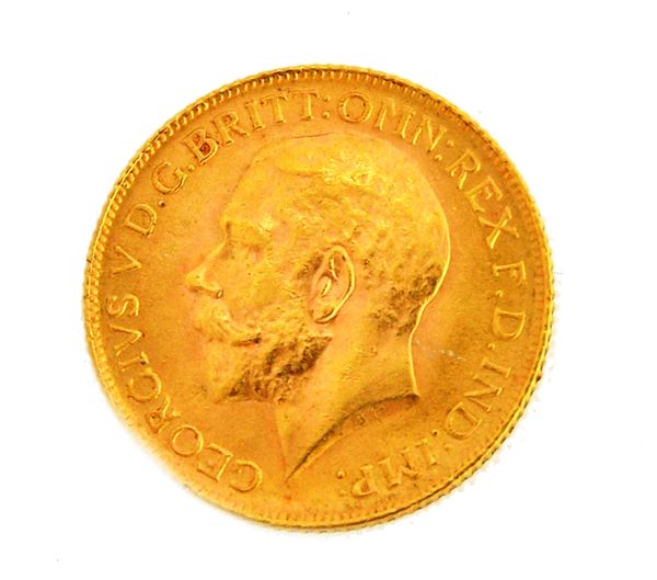 A George V sovereign 1915.  Illustrated