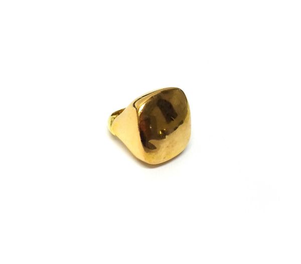 A hollow gold ring, of curved square form, detailed 750, ring size N, gross weight 7.3 gms.