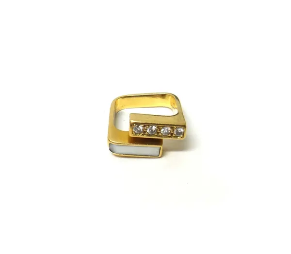 A gold, diamond and mother of pearl ring, in a square abstract design, mounted with a row of four circular cut diamonds and with a mother of pearl pan