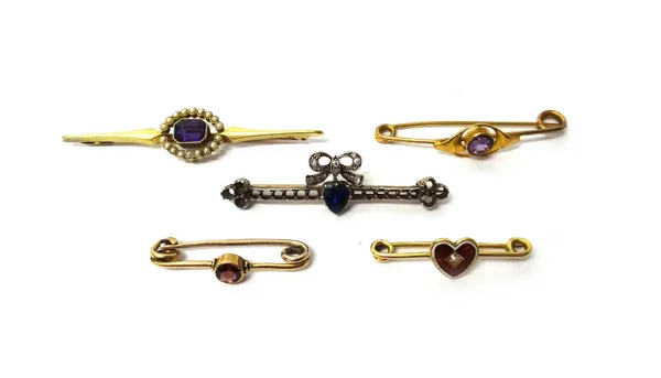 A gold, amethyst and seed pearl set bar brooch, detailed 15 CT, a gold and amethyst set single stone bar brooch, a gold and garnet set single stone la