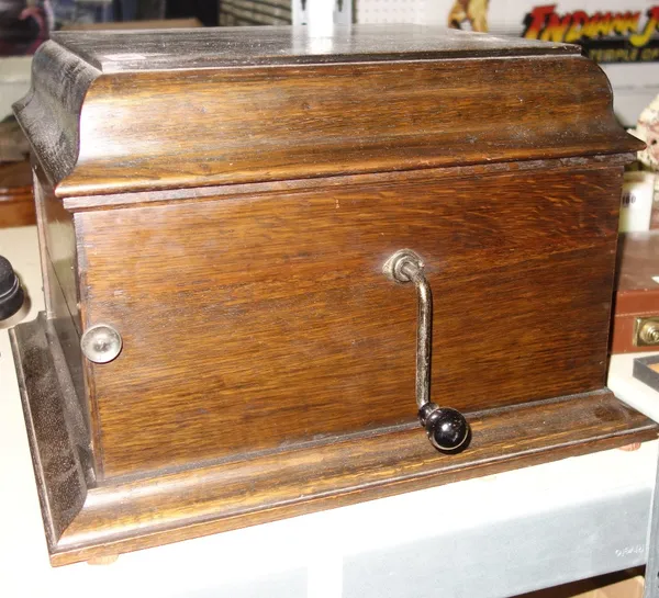 A 20th century oak cased gramophone.   J8