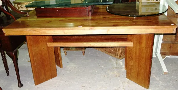 A 20th century rectangular hardwood dining table, 160cm wide.   E4
