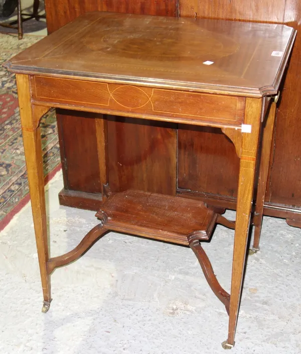 An Edwardian mahogany and chequered strung occasional table. I5
