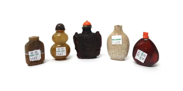 Five Chinese snuff bottles, 20th century, comprising; a stained horn bottle in the form of an elephant;  an agate double gourd shaped example; a bande