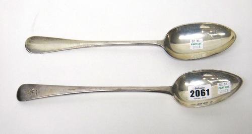 A George III silver Old English pattern stuffing spoon, engraved with a cockerel crest, London 1807 and a silver rat tail pattern stuffing spoon, cres