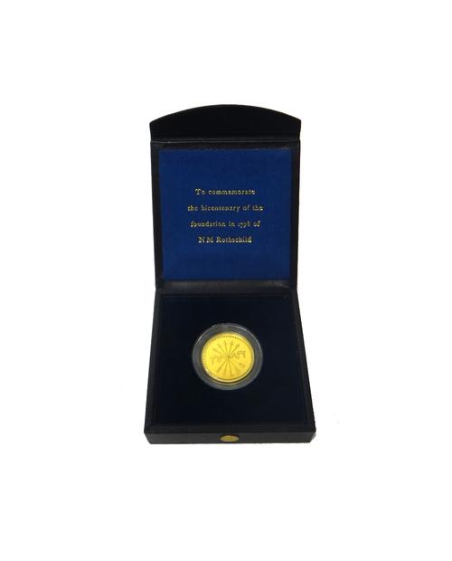 A 14ct gold medallion, detailed Merchants and Bankers N.M. Rothschild & Sons 1798 - 1998, weight 11.5 gms, cased.