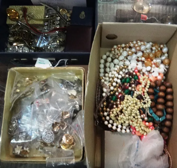A quantity of costume jewellery including earrings and sundry.
