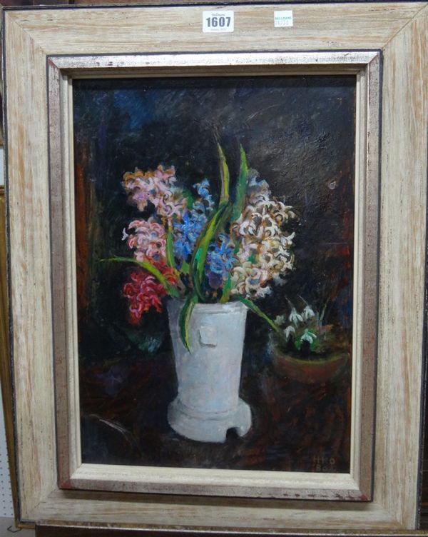 Harm Kammerlingh Onnes (1893-1985), Hyacinten; Still life of spring flowers, two, oil on board, both signed with initials, the larger 41cm x 29cm.(2)