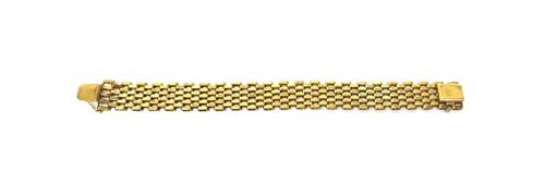 A 9ct gold oval link gate bracelet, on a snap clasp, length 19cm, weight 22 gms.