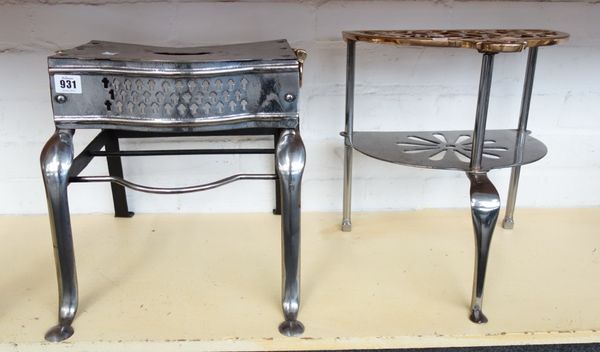 A Georgian steel and brass mounted footman's trivet with brass twin handles and serpentine pierced frieze, 31cm wide, and a Victorian steel and brass