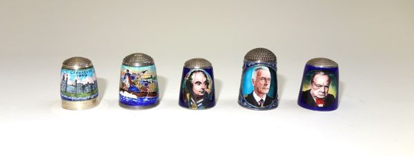 An English silver and enamel thimble by Peter Swingler depicting "Washington Crossing The Delaware 1776", signed with initials, hallmarked for Birming