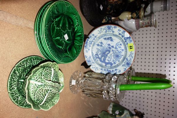 An English delft blue and white plate, a pair of glass lustres and a group of green leaf ceramics. (qty)