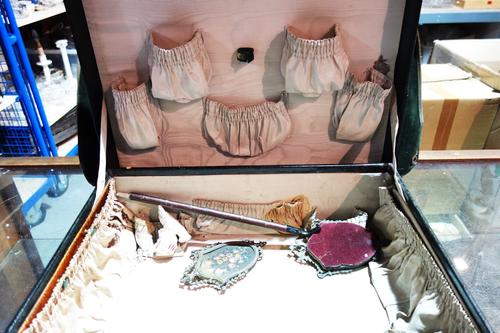 A Victorian leather travelling case.