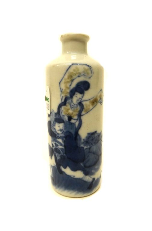 A Chinese blue and white porcelain cylindrical snuff bottle, late 19th  century, painted with a man and woman in a landscape, four character Qianlong