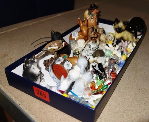 A quantity of 20th century miniature models, mainly of animals, including wooden, metal and ceramic examples. (qty)