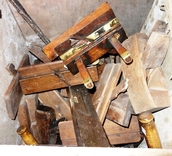A quantity of assorted woodwork tools, including planes, levels and sundry. (qty)