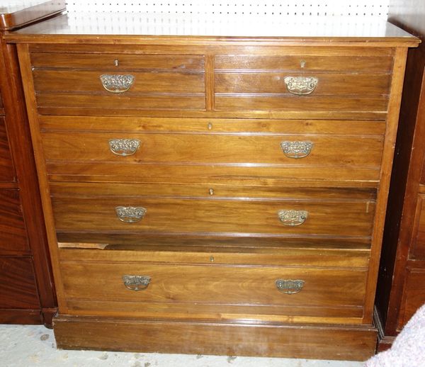 An early 20th century mahogany chest of two short and three long drawers, 107cm wide.