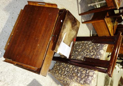 A joint stool, and two trays with one stand. (4)