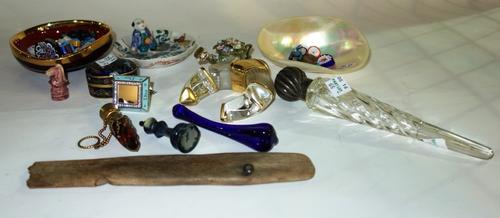 A quantity of collectables, including glass scent bottles, millefiori glass 'sweets', a seal stone, a cloisonne pot and sundry. (qty)