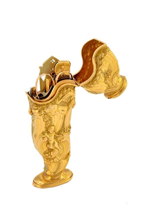 A George II gold necessaire London, circa 1750, with the Parisian post 1838 restricted warranty mark for gold and the French 1838 gold guarantee mark