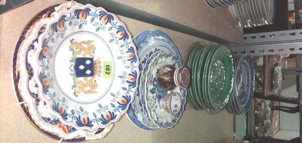 A quantity of 18th century and later English and Chinese ceramic plates, including blue and white and green leaf examples, and sundry. (qty)