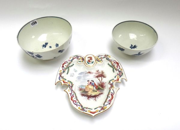 A Caughley porcelain blue and white bowl, late 18th century, printed with flowers and insects, 20cm diameter, together with a smaller Caughley bowl of