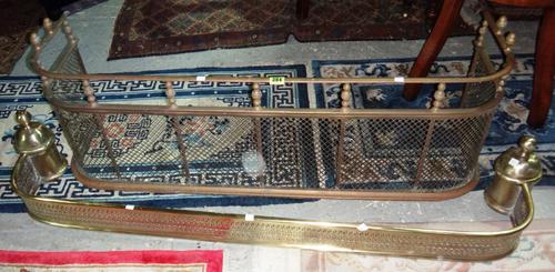 A Victorian brass and wire mesh nursing fender with turned finials (113cm wide) and one other brass fire curb (2).