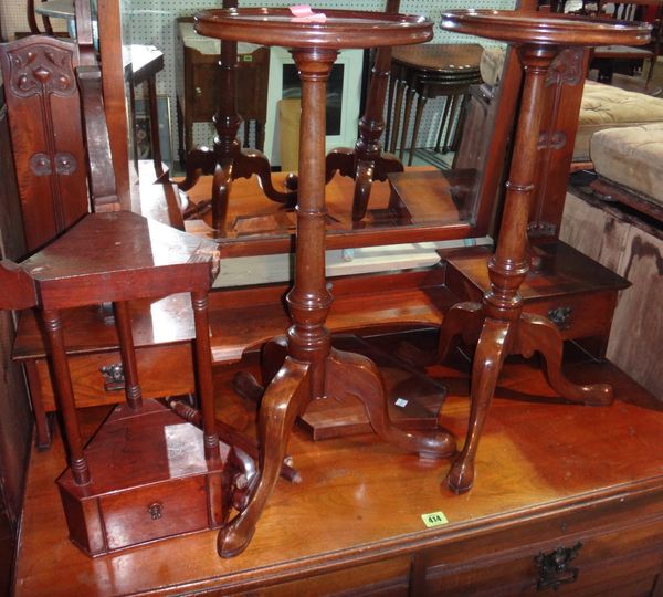 A pair of mahogany wine tables and a Regency style washstand. (2)