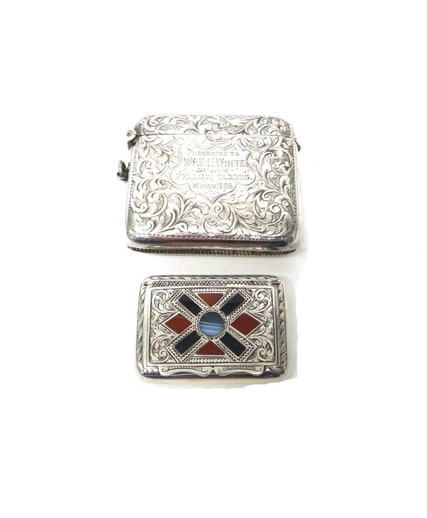 A silver and vary coloured agate set rectangular hinge lidded snuff box, with engraved decoration, Birmingham 1906 and a silver rectangular vesta case