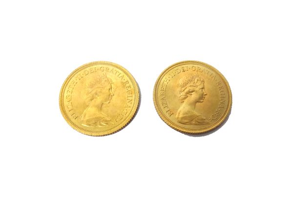 Two Elizabeth II sovereigns, both 1974.