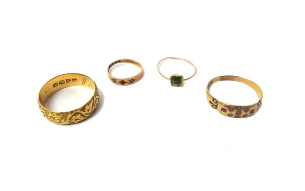 A Victorian 18ct gold wedding band ring, with foliate decoration, Chester 1898, ring size S and a half, weight 6 gms, a Victorian 15ct gold, seed pear