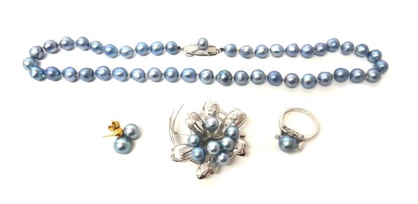 A single row necklace of grey tinted cultured pearls, on a silver and grey tinted cultured pearl clasp, a grey tinted cultured pearl brooch, designed