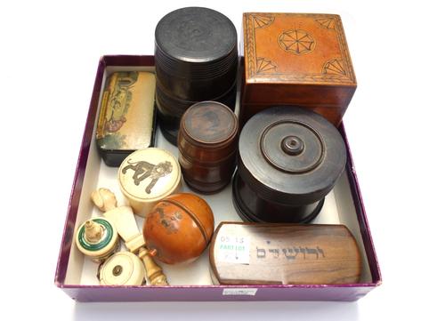 A quantity of small collectables, including; an 18th century papier mâché rectangular snuff box painted with a monkey taunting a dog, titled 'Don't yo