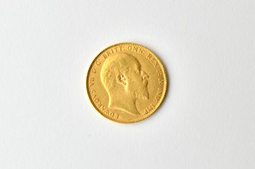 An Edward VII sovereign, 1910. Illustrated.